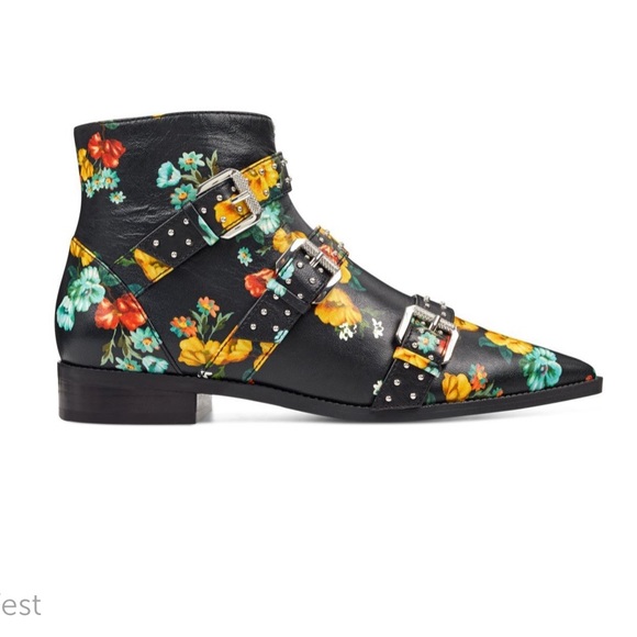 Nine West Shoes - New Nine West leather bootie floral stud 6 black